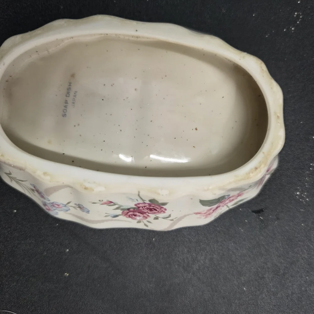 Vintage Ceramic Shabby Rose Soap Dish Rose Bouquet Flowers Collectible